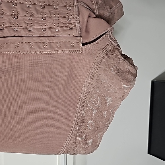 Shape Concept compression shape wear garment - Picture 5 of 5